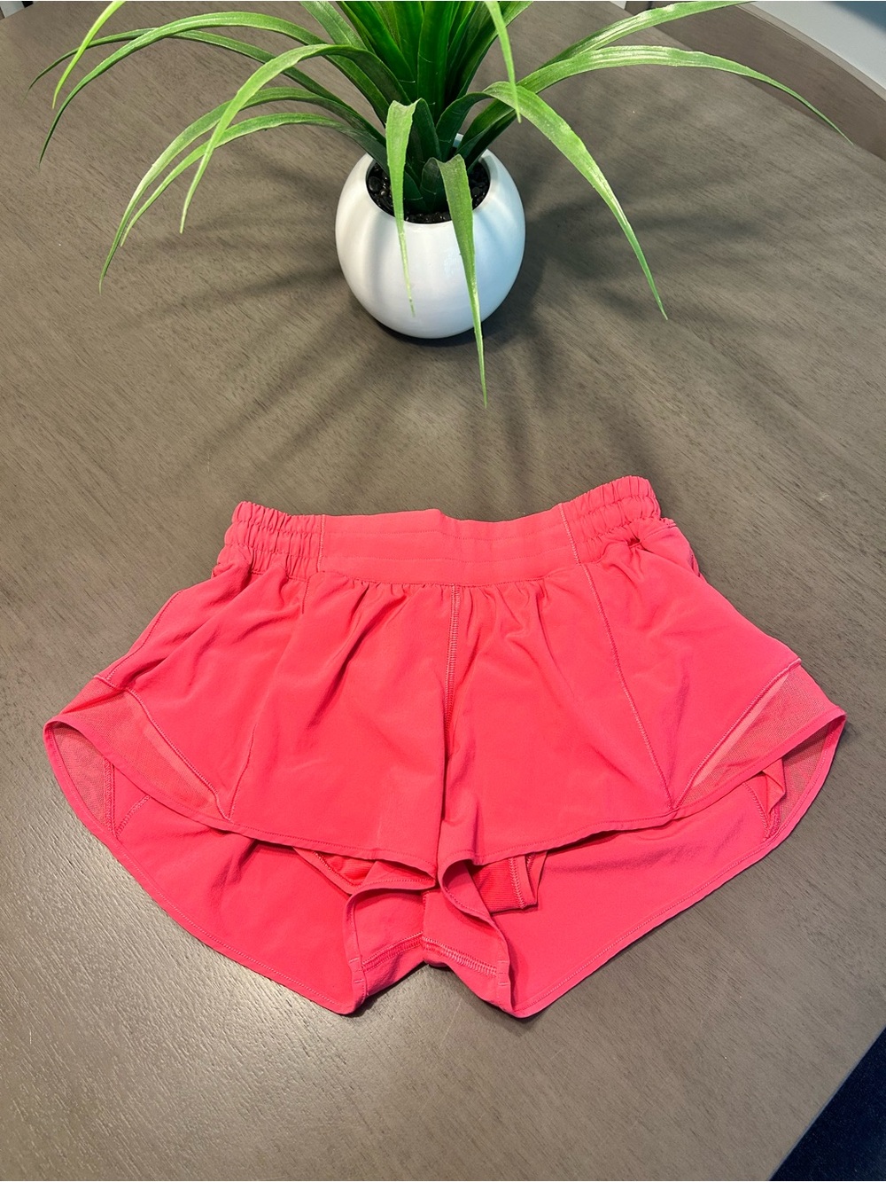 lululemon athletica Hotty Hot low rise running Shorts